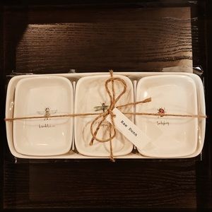 Rae Dunn 4-Piece Insect Serving Set (NEW)
